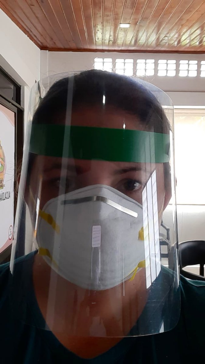 Leonardorodz's tweet photo. Y llegamos a Leticia #SalvarVidasEan esta gran iniciativa de estudiantes de ingeniería @ingenieriaean llega con 700 caretas antifluido y el apoyo de @bictia @MakersColombia @AMIGOSXLAVIDA1 @UniversidadEan @Brigittelgb @jrodriguezk al Hospital y la población vulnerable priorizada. https://t.co/KGq4C7vaO7