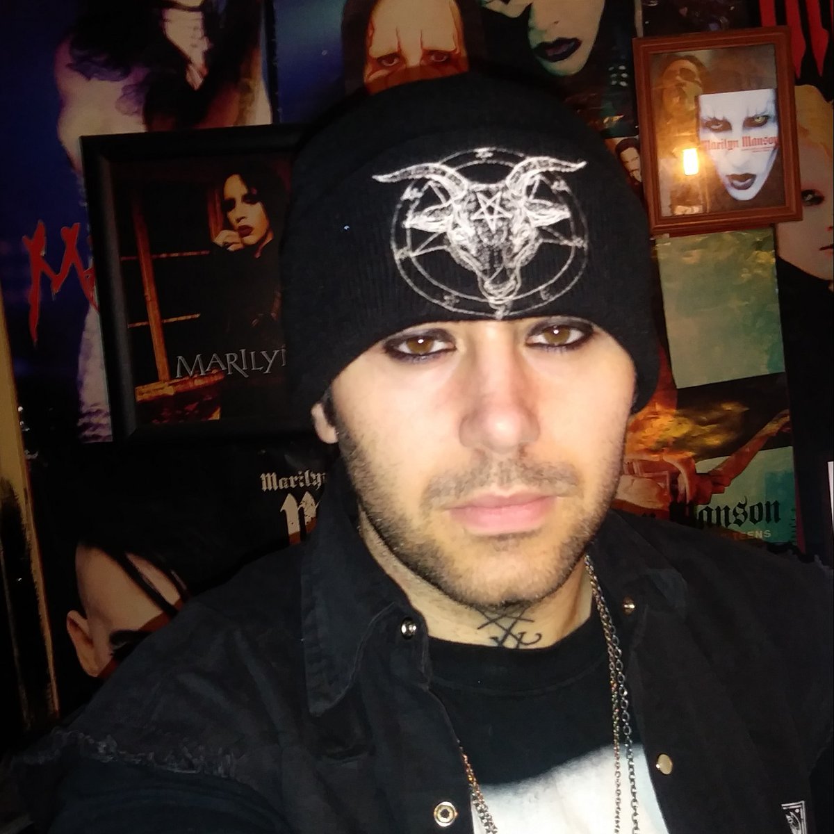 SpawnOfVoorhees's tweet photo. Link in bio it's killing time #ResidentEvilResistanceย #mixerstreamer #horrorfan #horrorfans #horrorfanatic #goth #gothgoth #gothuk #Alternative #marilynmansonfan #marilynmansonfanatic #marilynmansonfans #metaldude #rockdude #gothgamer #watchmixer #gothgamer #horrorgamer https://t.co/4OpxVIL9oN