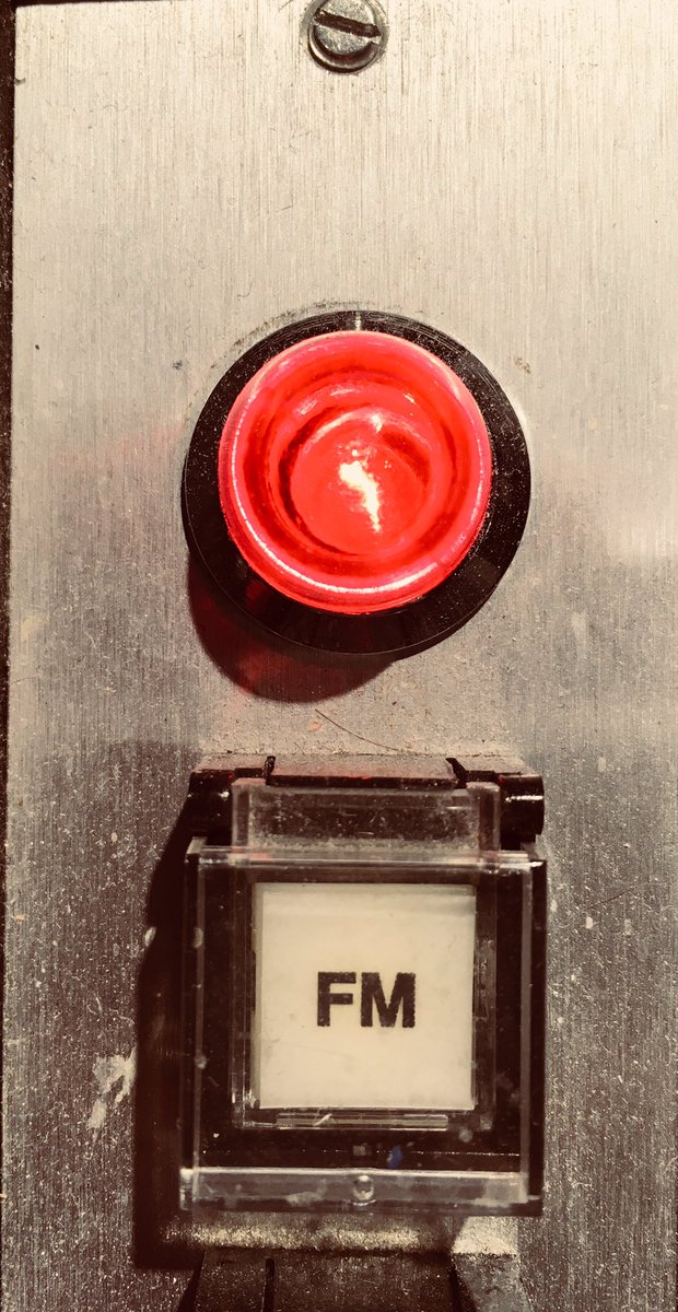 The light goes red... ‘Black Belt’ by @johngrantmusic opens tonight’s show on <a href="/RTE2fm/">RTÉ 2FM</a> - @evvolmusic, <a href="/Ibreakhorses/">I Break Horses</a>, @arvoparty’s remix of <a href="/sylksounds/">SYLK</a>, <a href="/Glen_Hansard/">Glen Hansard</a>, words from Carlos from <a href="/fontainesdublin/">Fontaines D.C.</a>, &amp; <a href="/qotsa/">QOTSA</a> at <a href="/ExitFestival/">EXIT Festival</a> between now &amp; midnight 2fm.rte.ie/player/