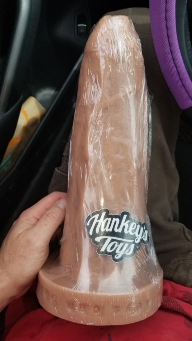 My new toy showed up.  Hopefully my back will calm down enough for me to try it.  @hankeystoys can opener