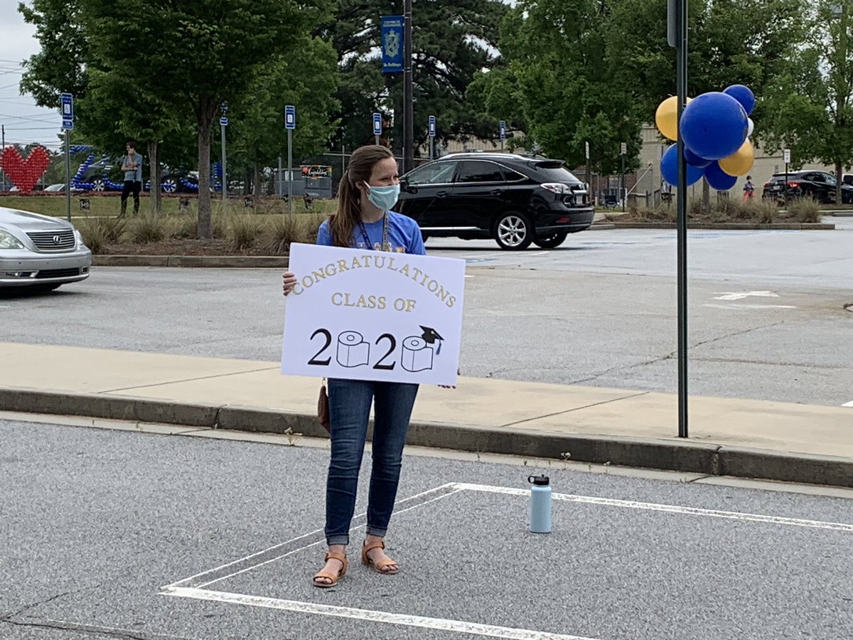 drbasilmarin's tweet image. Spent today celebrating our relentless class of 2020 with a senior drive through!! #ClassOf2020 #Proudadmin