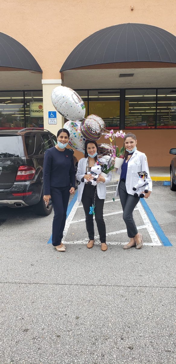 mathew_princy's tweet photo. Congratulations District 1 Grads # proud of my interns # Future CVS Pharmacist 2020 ⁦@ahmedvelezcvs⁩ https://t.co/59kGDMFYXr
