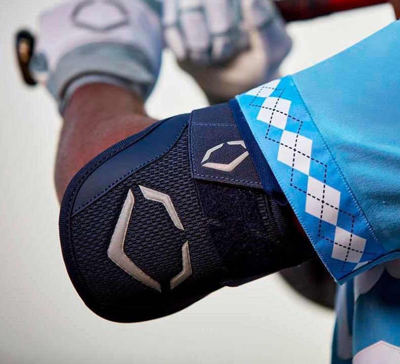 EvoShield's tweet photo. Lightweight for the heavy hitters. #ProSRZ https://t.co/UAwBexopww