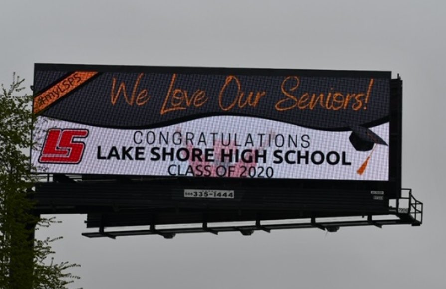 myLSPS's tweet image. .@myLSPS honors the Senior @LSclassof2020 with this billboard located on 696. As we continue to feverishly plan end of year celebrations, we want this year’s graduating class to know that they are loved, and that their accomplishments haven’t been overlooked. #myLSPS 👨‍🎓👩‍🎓