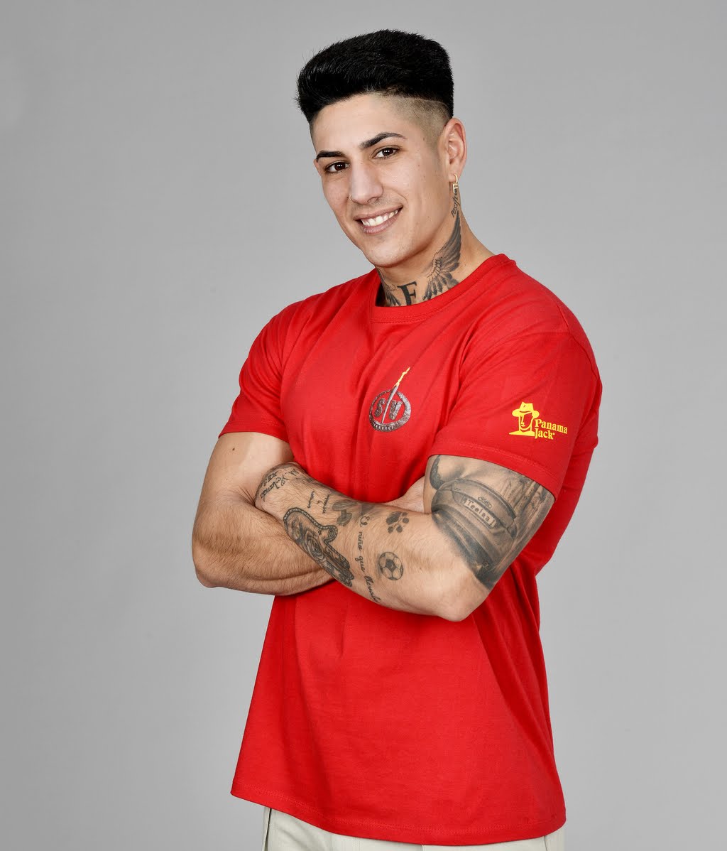 Cada día entiendo menos que hacen grandes supervivientes como Nyno o Ferre expulsados mientras Rocío sigue concursando sin hacer NADA.
#SVGala13