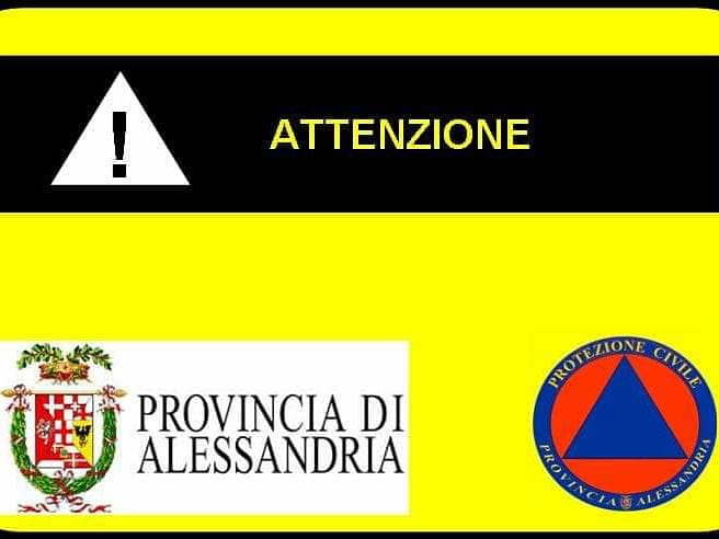 PCProvAL's tweet photo. Fate massima #Attenzione un violento #temporale con #grandine si è scatenato in una fascia che comprendene  #acquesese e #alessandrino . Registrati fino ad ora snche accumuli di 40mm d'acqua in 2 ore.  Evitate di usare l'auto se non estremamente necessario . https://t.co/PME4KpW32L