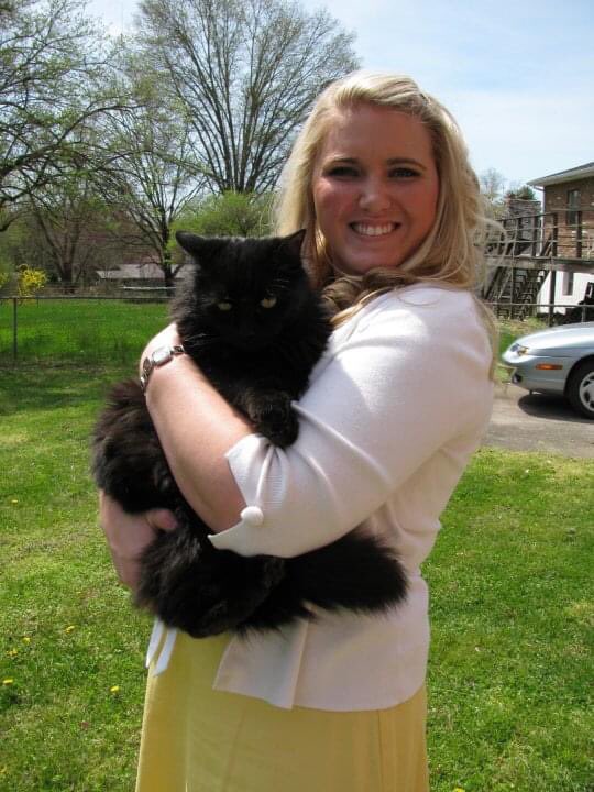 julianne_86's tweet photo. Goodbye, Mr. Kitty. You are the greatest cat to ever live. No cat will ever top you. You lived a wonderful 19 years 💔😭 https://t.co/S9FtEkIDWB