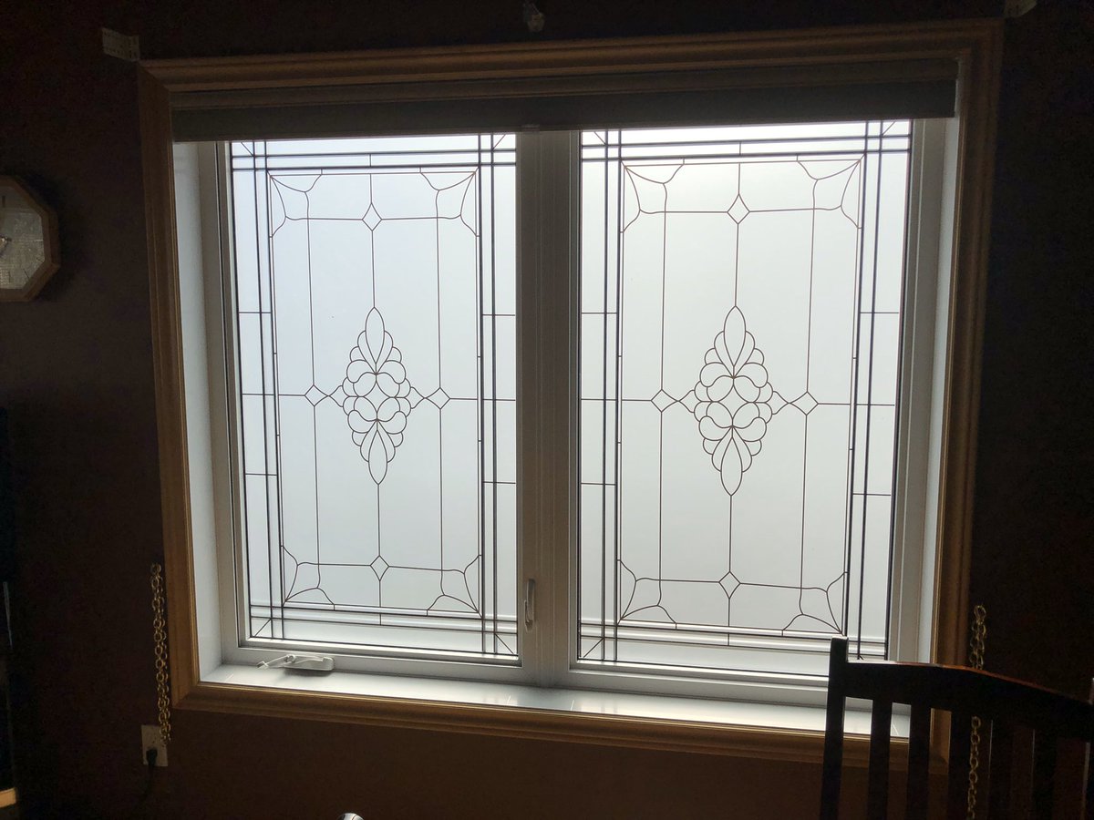 reidandwrightad's tweet photo. Such a great idea for wanted privacy or just to jazz up your window! This just installed today by our talented installer! #windowetch #printed #installed #privacy #before #after https://t.co/E2qHIapT71