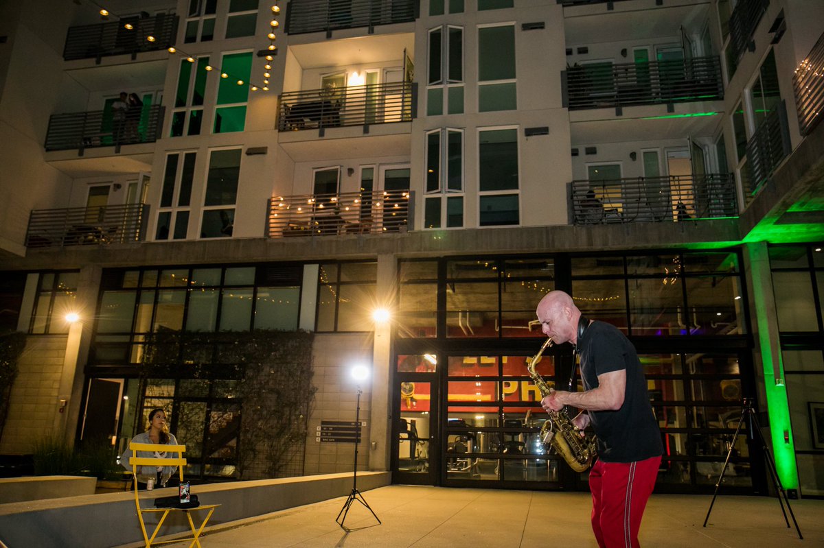 jasononsax's tweet photo. Some shots from my #sociallydistant performance with @IAMNOELofficial in dntn #SanDiego last week. Thanks to all the residents that came out on their balconies and partied with us!
#balconyparty #sax #saxophone #SaxandDJcon #jazz #housemusic #edm #selmer #theowanne #legerereeds https://t.co/0yZc5qg0yU