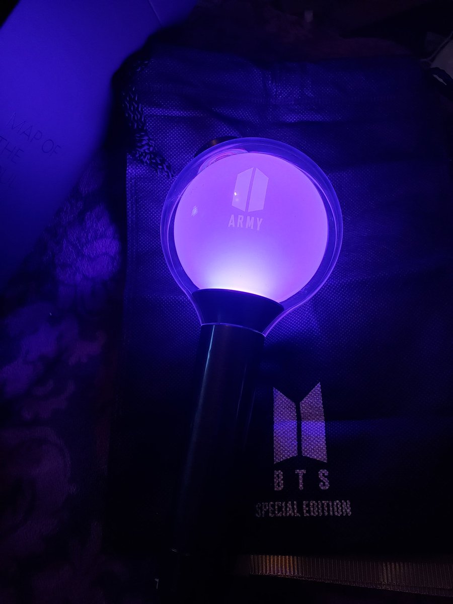kimithyst's tweet photo. Eeeeeeeeeeee I'm so happy rn!!! 😭💜 @BTS_twt #mapofthesoullightstick https://t.co/xvfRemfs54