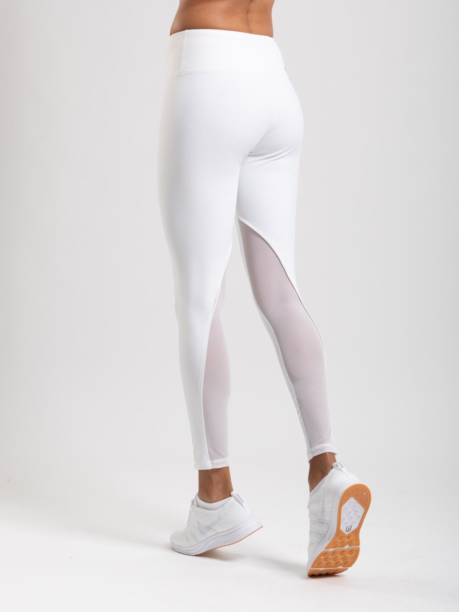 sfelsinger's tweet photo. New tanks, sets, leggings, shorts and layers are making their debut in the Savvi App! Styles will release for purchase @ 11:15am MT 
https://t.co/EhTsFnM1Vb
#style #FitnessMotivation #leggings #Savvi #Activewear https://t.co/EzPsdbshoi