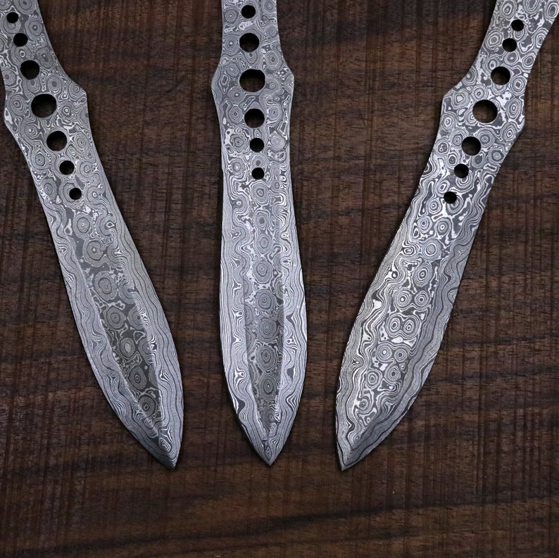 HskKnives's tweet photo. New handmade damascus steel throwing knife set of 3 knives. With beautiful leather pouch.
Raindrop pattern.
Anyone interested people feel free inbox me. #handmade #beautifulknife #huntingknife #customized #welldesign #damascus #sharp #hunting #fishing #edc #knifeloves #knifelove https://t.co/ZvoL8fxiEL