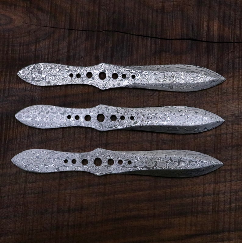 HskKnives's tweet photo. New handmade damascus steel throwing knife set of 3 knives. With beautiful leather pouch.
Raindrop pattern.
Anyone interested people feel free inbox me. #handmade #beautifulknife #huntingknife #customized #welldesign #damascus #sharp #hunting #fishing #edc #knifeloves #knifelove https://t.co/ZvoL8fxiEL