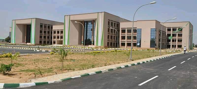 Jigawa_Connect's tweet photo. Jigawa State have the best State Secretariat in the whole of Nigeria.

Can we have 1000 Retweets for this wonderful infrastructure? https://t.co/BFkAYwyf2P