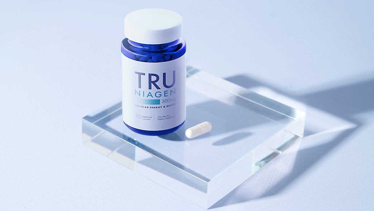 truniagen's tweet photo. As #NAD+ decreases with age, overindulgence, or physical stress, your cells must compete for resources. There are #solutions. Tru Niagen® provides your cells with increased NAD+, a vital molecule that aids in #cellulardefense. Your cells shouldn’t fight for support. https://t.co/qKM12n7PpN