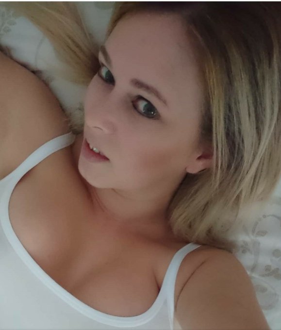 Sign up for my pages here https://t.co/lKxMPoQI4J or https://t.co/95fBGtw9k3 All content &amp; Pvt messages/voice<a href="/tag/topshop"class="tags"><span>#topshop</span></a><a href="/tag/fanpages"class="tags"><span>#fanpages</span></a>