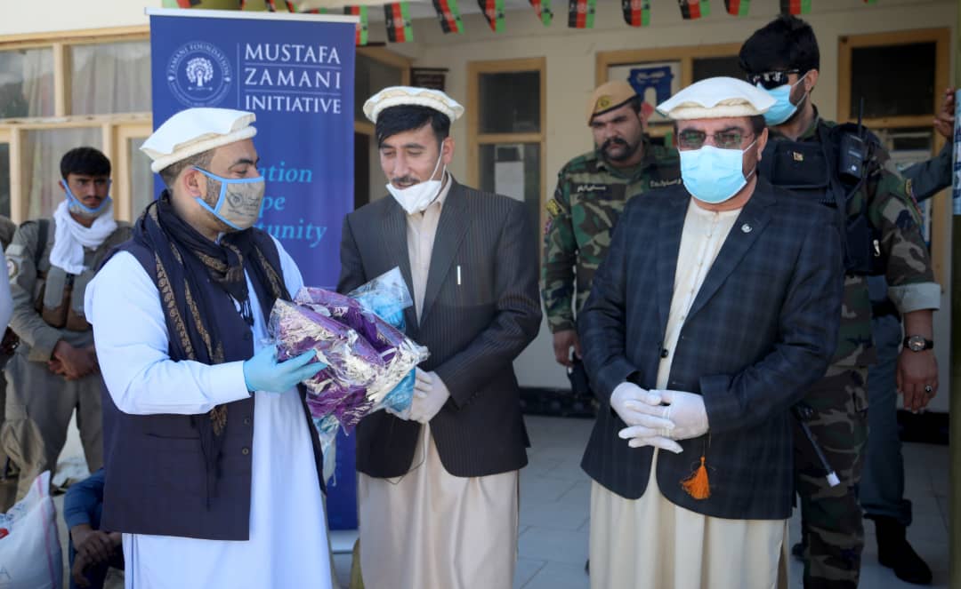 ZamaniFndn's tweet photo. Khas Kunar - @bsarwary Initiatives, with the #ZamaniFoundation, provided food essentials and #COVID19AFG protective gear to families in the Kunar province. https://t.co/hJmvwCFLPn