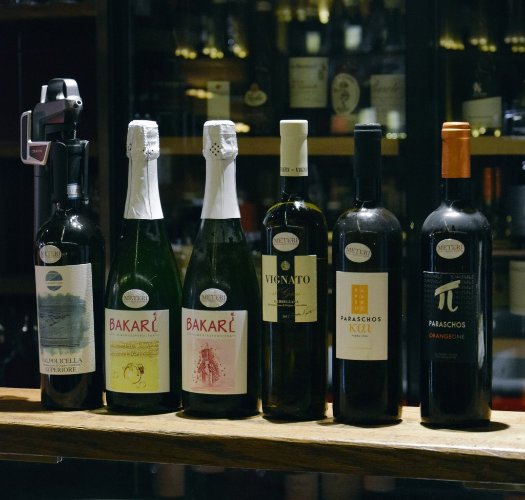 allamarone's tweet photo. Ce li avete richiesti ed eccovi accontentati.. (.. in realtà abbiamo accontentato anche noi eh 😉). Grazie a #meteri abbiamo selezionato per voi alcuni vini naturali di qualità. Non vediamo l'ora di poter farveli assaggiare! 🍷🥂 #vininaturali https://t.co/F2XCQwHa1e