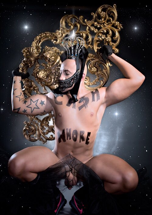 Homosartes's tweet photo. #JustinMonroe photography un arquitecto de la cultura pop con la cámara, su trabajo puede apreciarse en numerosas portadas de revistas de modas. #maleart #malephotography #malephoto https://t.co/lqqU9dW69E