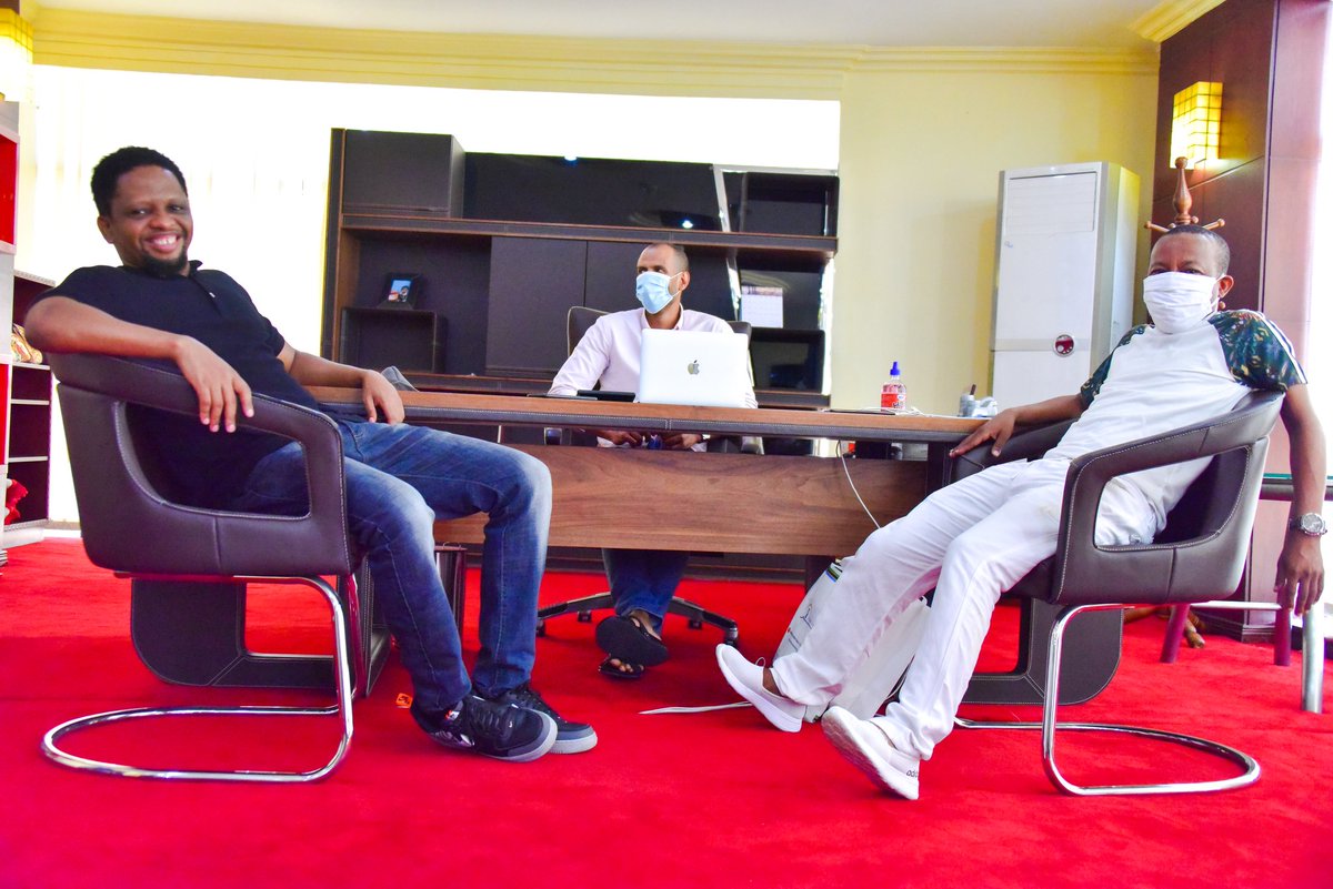 Mjinga mmoja aliulizwa unaionaje Tanzania, Akajibu wameweza sana wamefanikiwa sana lakini kasoro ni 1 tu wameziba mirija ya wazeee ,nikacheka kama zuzu