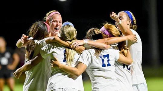 ucoathletics's tweet photo. 90 minutes till kickoff. If you didn't already know, the game will go past the 90 minute mark. Tune in to @TheMIAANetwork and watch @UCOSoccer tonight at 7 p.m. in the 2019 MIAA Championship.
#RollChos https://t.co/aQ13lwRC4t
