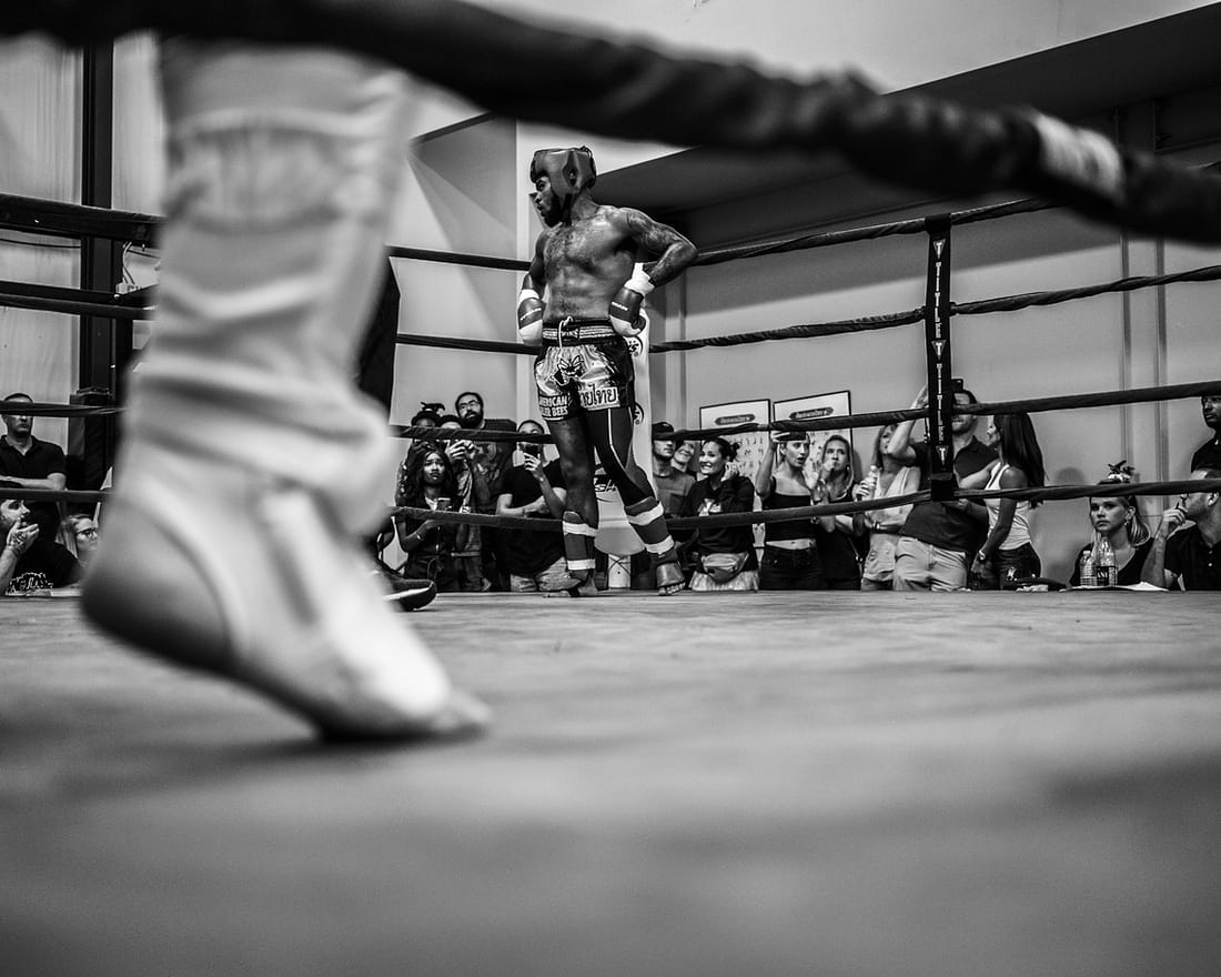 dopoutcom's tweet photo. #ring #fighters #bell #kickboxing #round #blackandwhite #art #photoartist #photography #martialarts https://t.co/4cSjlK9q6d