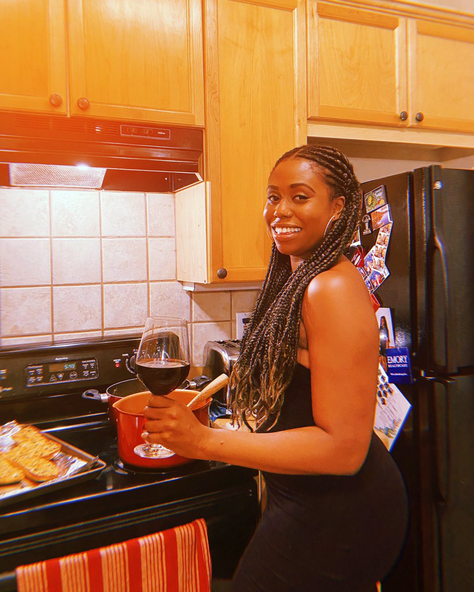 evseats's tweet photo. New series coming to my channel called #CookingForBae & the first episode drops this Sunday ๐ค #evseats https://t.co/9ESbeC6kwy