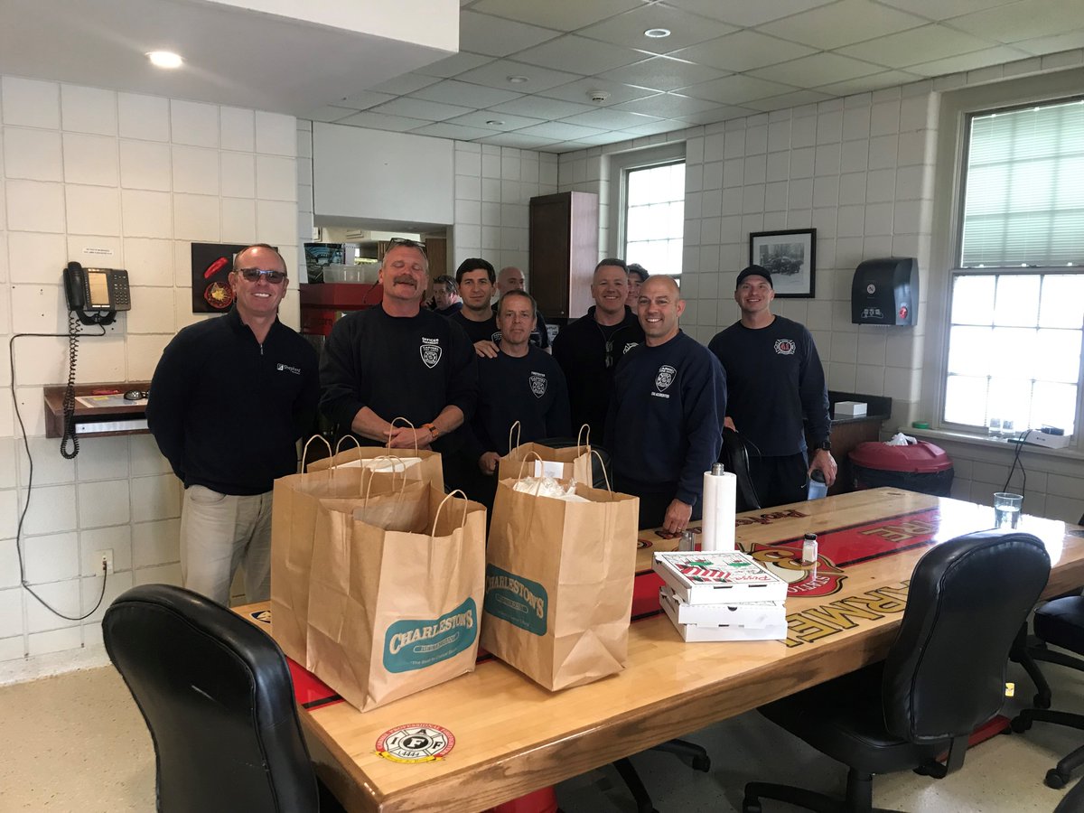 SocietyIns's tweet photo. On Tuesday, we teamed up with local independent #insurance agent Jim Burke and @shepherdins to donate lunch from our customer Charleston's to the Carmel #Indiana Fire Department!

Thanks to all healthcare &amp; safety professionals that are working hard keep our communities safe! https://t.co/KSGgE9uGHn