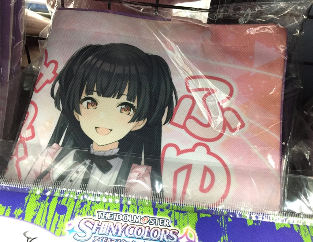 シャニマス 黛冬優子 ボディバッグ 缶バッジ付