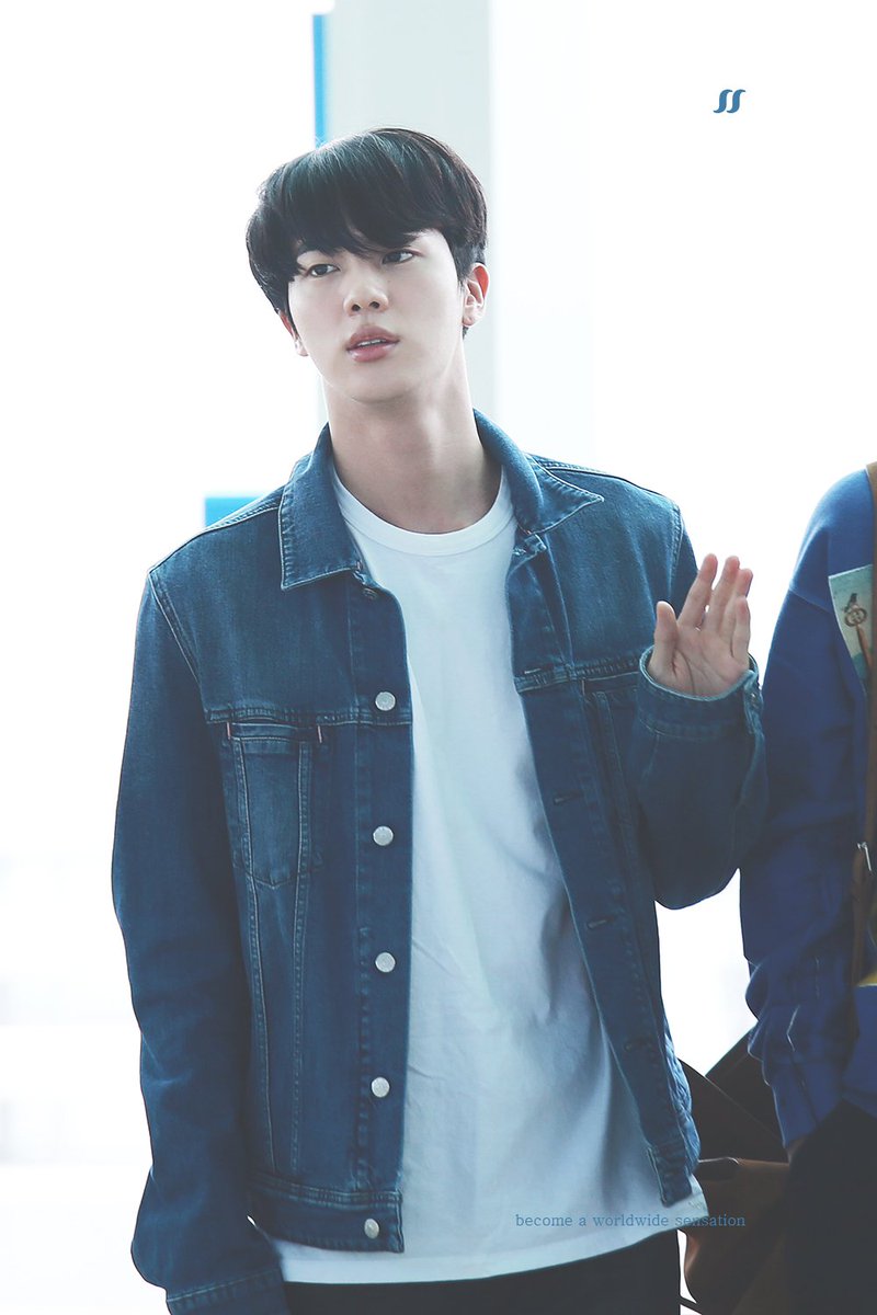 archive1204's tweet photo. [𝖱𝖤𝖶𝖨𝖭𝖣] 2 years ago today May 14, 2018 #JIN at Incheon International Airport Heading to LAX for BBMAs 

 #진 #석진 #SEOKJIN #방탄진 #방탄진 #ジン #金碩珍 #BTS @BTS_twt https://t.co/SinzKk5y2j