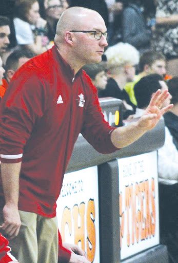 BehindNation's tweet image. Anyone in Injun country hear anything about dis new papoose they speared ta replace da Bishop, if ya have just send Darrell n me a smoke signal when da winds are coming outta da south! Feller kinda looks like Seth Greenberg’s brutter.