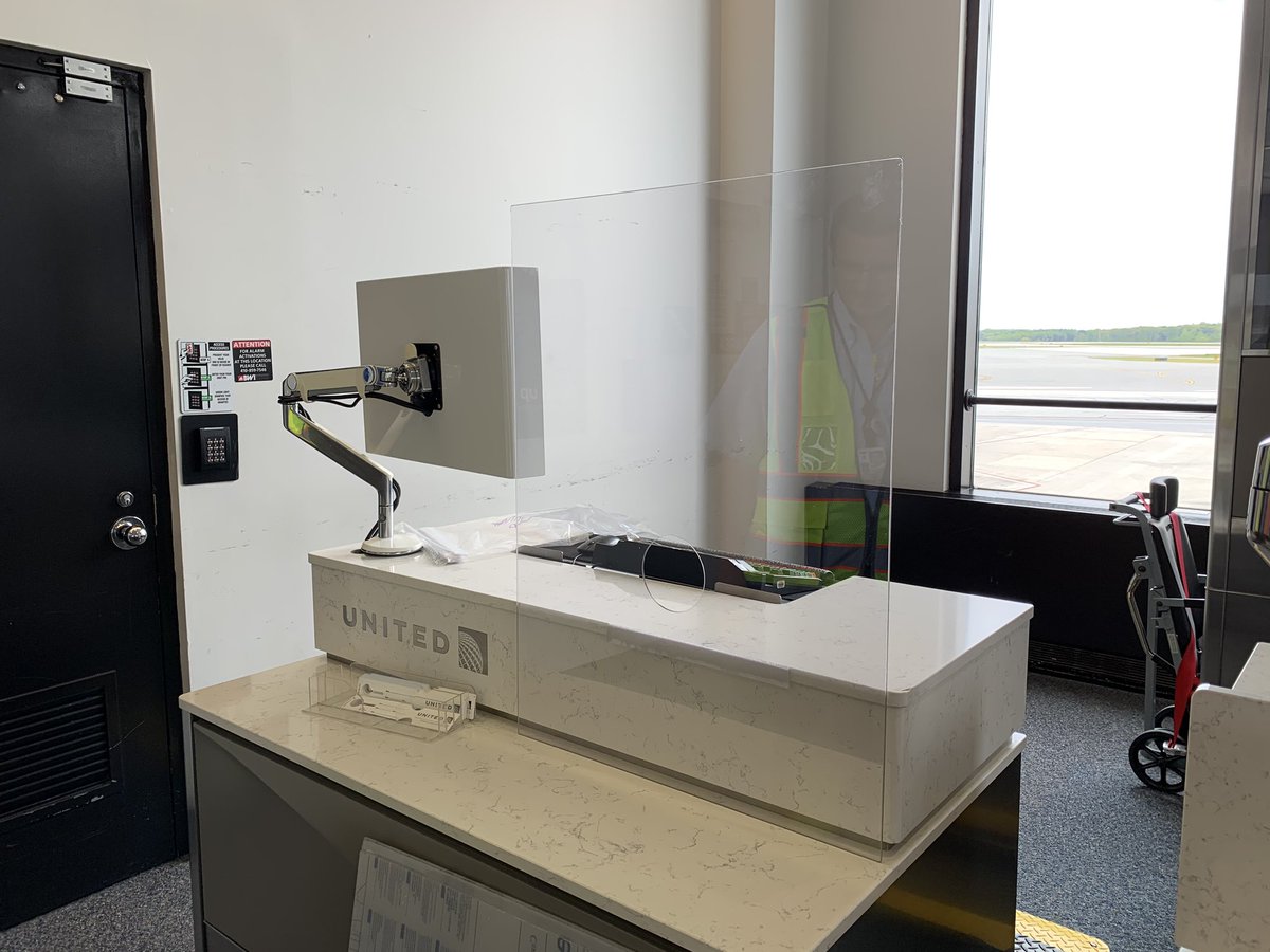 g_bock11_'s tweet photo. Making sure we’re being #Core4Safe for both our team and our customers moving forward. All points of contact now have the guards in place to help make travel even safer! Can’t wait to see more and more customers! @mechnig @weareunited @JimSchake @BwiUa @LouFarinaccio #beingunited https://t.co/t6GnVa8NWH