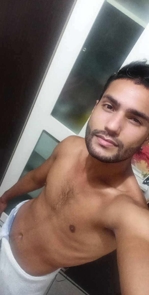 roggeerribeiro's tweet photo. #partiu
#deitar #dormir https://t.co/7CO7fAMYpX