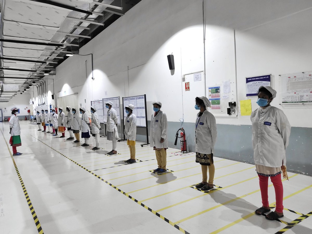 manukumarjain's tweet photo. Our incredible factory team has restarted manufacturing high quality products, while following social distance &amp; all precautions. 🙏

👩‍🔧 35,000 workforce
🚺 95% women
🏭 99% phones #MadeInIndia
📱 65% value locally mfg

Super proud of this team.

#Xiaomi ❤️ #India 🇮🇳 #MakeInIndia https://t.co/JXnITlY94M