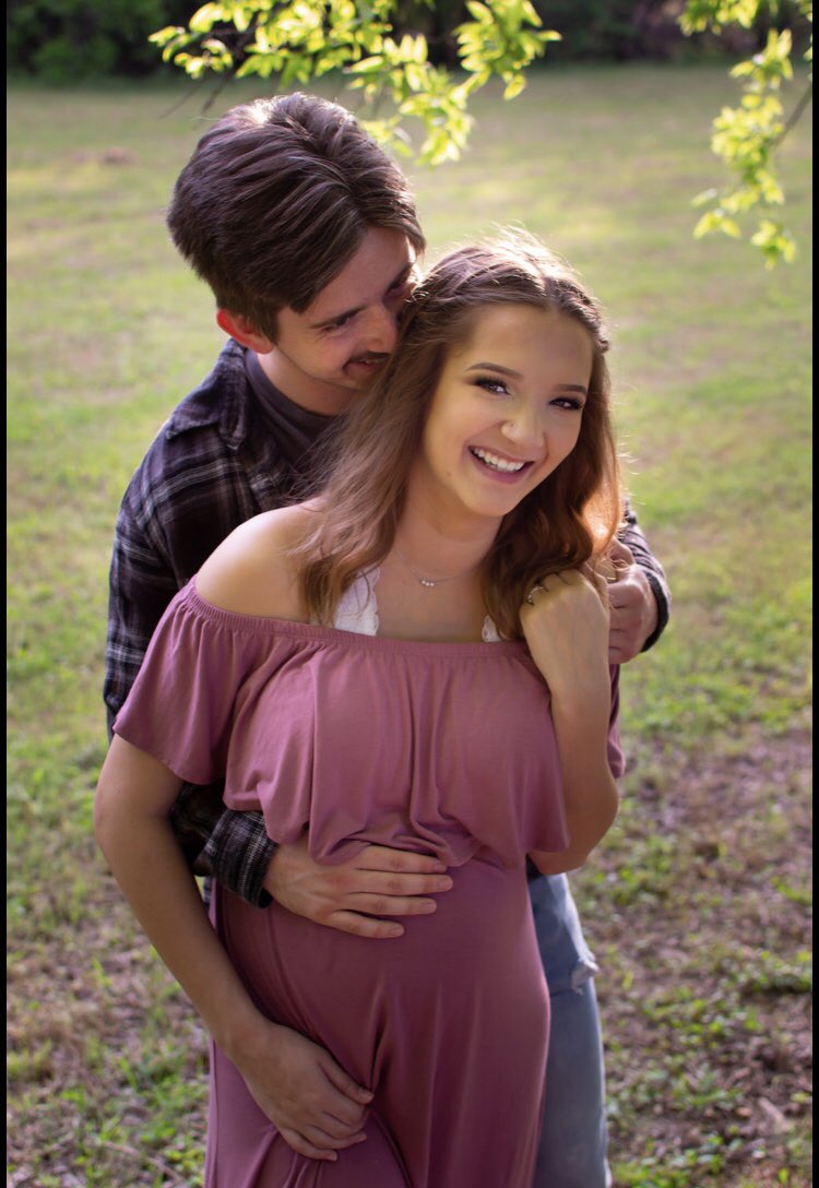 LannaThrasher's tweet photo. T minus ~ 6 days little one, we can’t wait to see your baby face 🥰 https://t.co/qvUj3ozQ1V