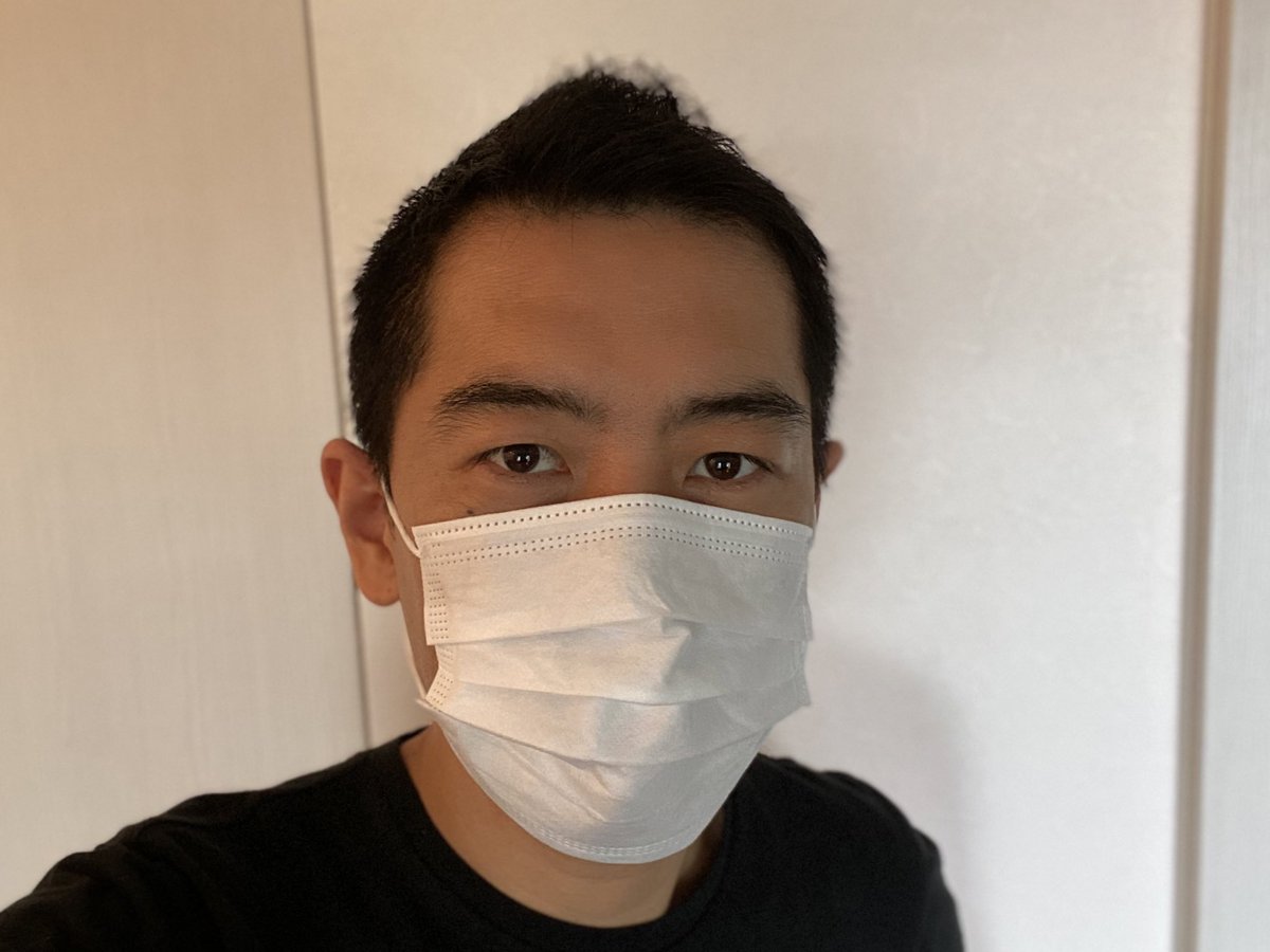 Hossy トリニティ 自分でも付けてみました 元々 石油くさいというマスク に出会ってないので分かりませんが 自分で使って嫌な匂いはありません ただこれは感覚なので個人差がありますね クリーンルームも微妙に消毒液くさいときもありますので 無臭