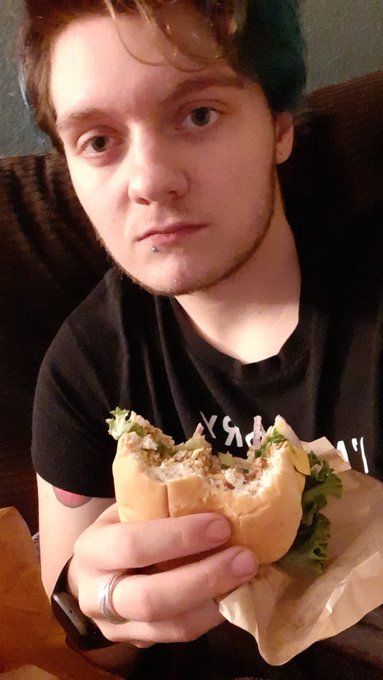 Burgerville is where it's at. Fresh with flavor https://t.co/fFur08xFlM<a href="/tag/queerdom"class="tags"><span>#queerdom</span></a>