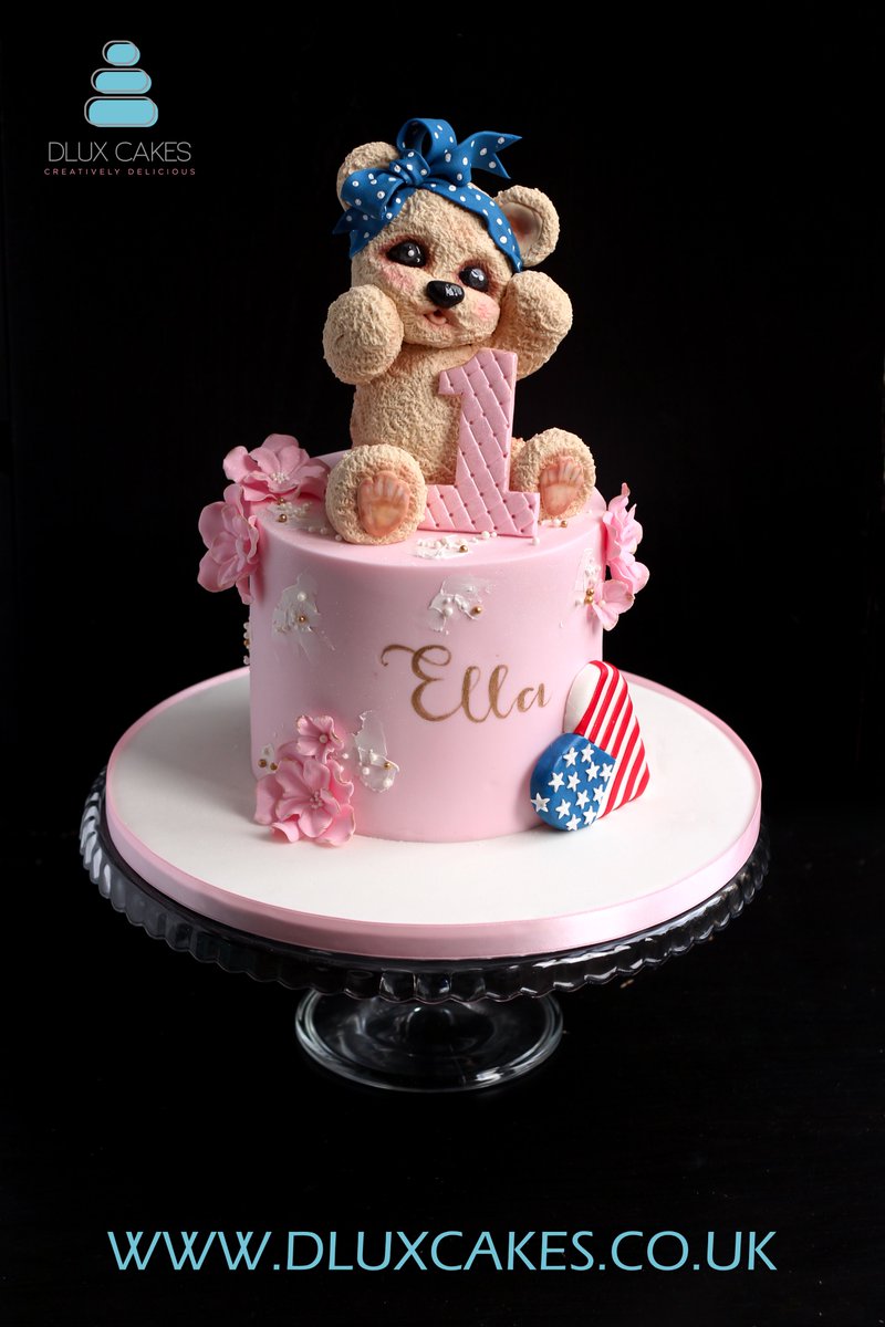 dluxcakes's tweet photo. #bearcake #bear #Dluxcakes #no1cake #caketoppersbylankika
#caketopper #handmadecake #handmadecaketoppers #bespokecake #surreycakes #uniquecake #unique #BespokecakeDesign #birthdaycake #Specialoccasioncake #londoncake #kingstoncake #glamourcake
https://t.co/eDFQflxk9j https://t.co/QMFcPeLlAS