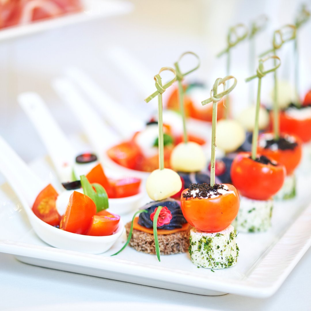 HeartSoul_Cater's tweet photo. The food has to taste, smell, and look perfect🙂
Contact Heart &amp; Soul Culinary today to get all of the components of the perfect food experience to your event.

#dallasfood #planofood #supperclub #planotx #plano #planofoodie #food #lovefood #love #events #catering... https://t.co/sUvjQ0XzGK