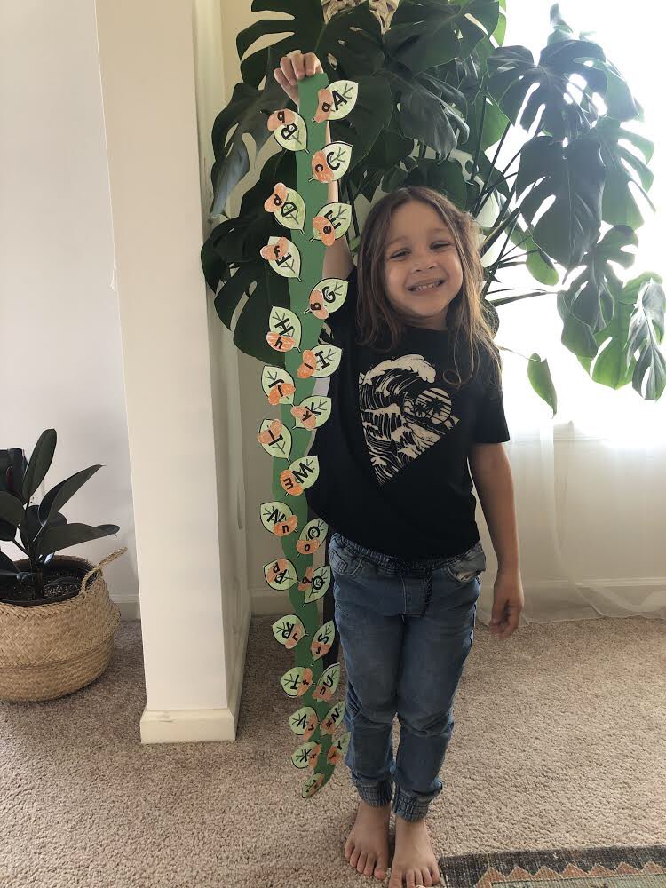 AliensEndeavour's tweet photo. This week’s theme is fairy tales! Today we focused on Jack and the Beanstalk! We made a letter match beanstalk, used our stem building skills to create a beanstalk of our own and counted out how many magic beans every leaf on a beanstalk needed! 🌱 #nhtschoolstogether https://t.co/0pSLjSoi64