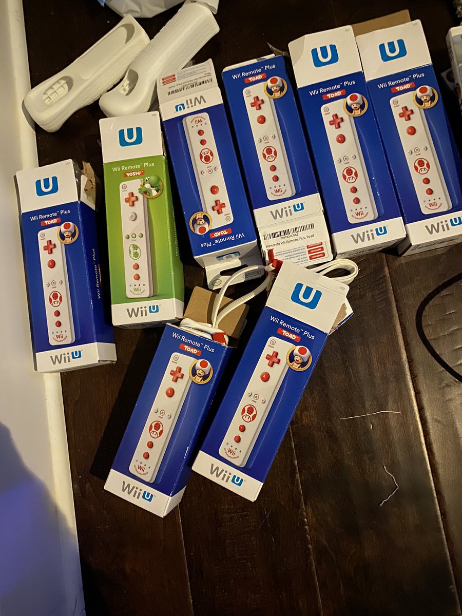 I særdeleshed Signal Opdagelse Poofesure ar Twitter: "since i get asked this a lot these are all the toad  wii remotes with wii motion plus inside (and 1 yoshi) i have broke, minus  the first one