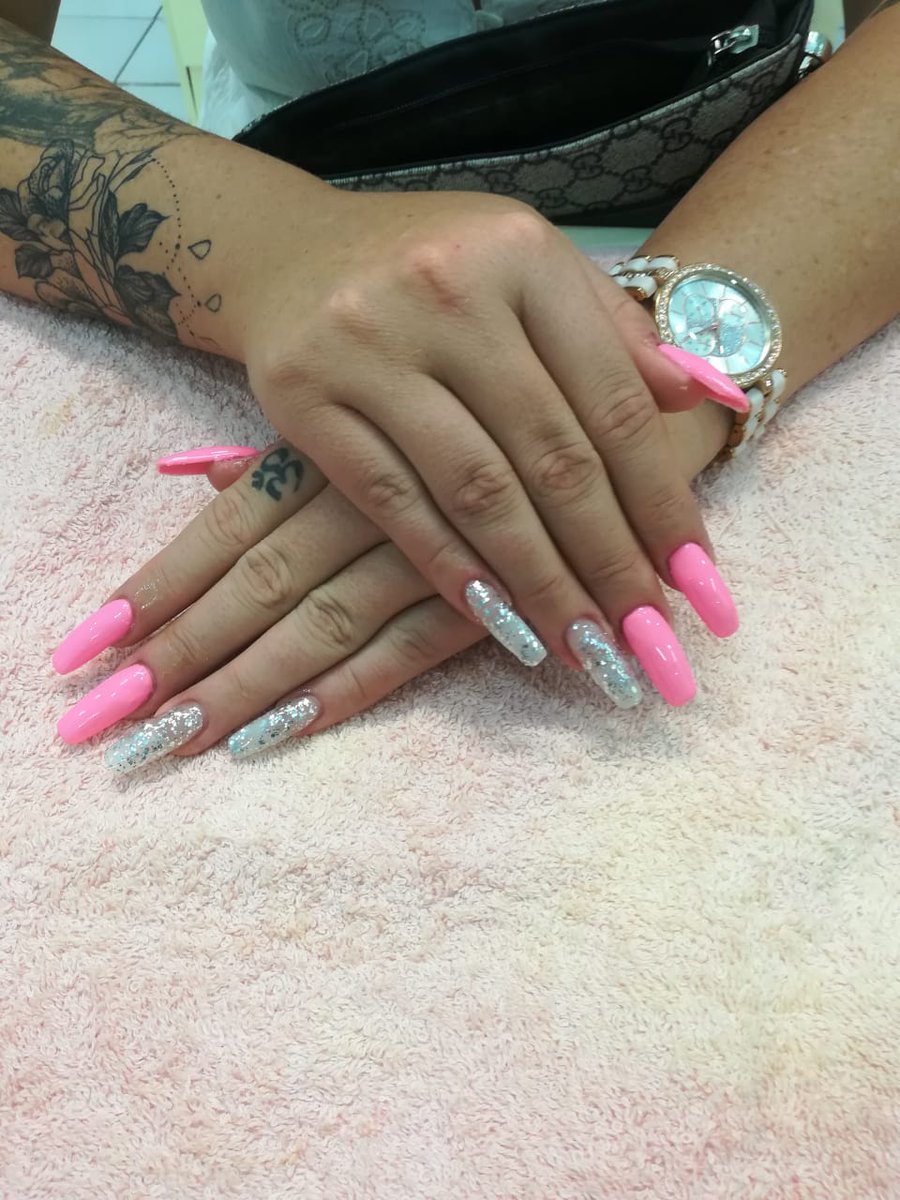 ZoewiesNails's tweet photo. Pink n Glitter acrylic overlay🌺💅
#nailbeauty #nailselfie #gelnails #bossnails #gelishnails #gelishmanicure #nailsaddict #nailstagram #nailart #nailsonfleek #acrylic #zoewie #nailtherapist #crazynail #nailart #glitternails #babypinknails #acrylicoverlay https://t.co/4GYU5wL5uZ