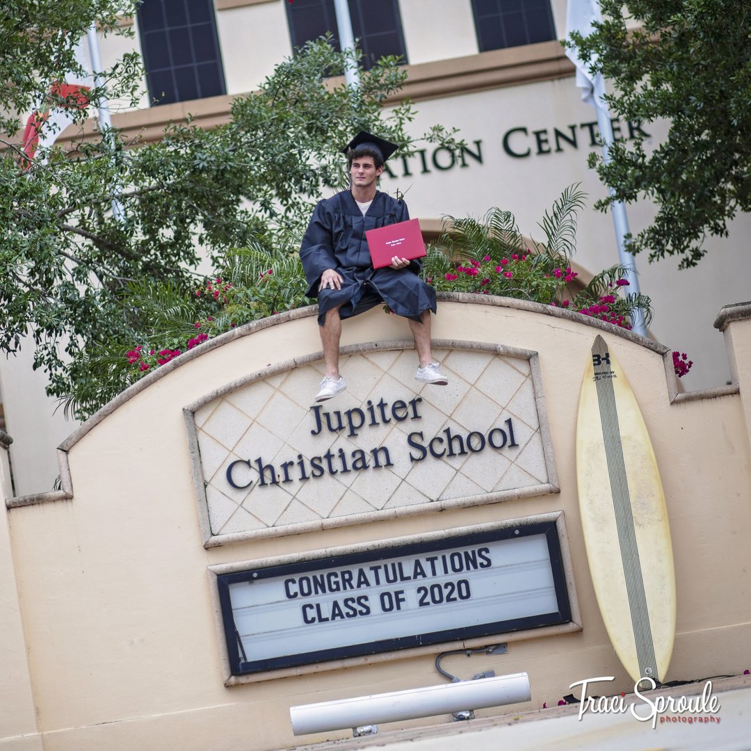 TraciPhotos's tweet photo. School's nearly out. Time to hit the beach.
#outtahere #tspseniorstories
#jupiterseniorphotographer
#palmbeachseniorphotographer
#letstellyourstory
#senioryear
#graduationportraits https://t.co/w7WY2G3KDu