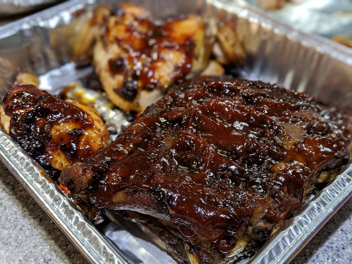 thischrishorne's tweet photo. Quarantine ribs, chicken and mac n' cheese from Stray Dog Cart https://t.co/Pjy9oElXTP #Akrony #AkronAF #AkronEats https://t.co/PXaAfTm8wX
