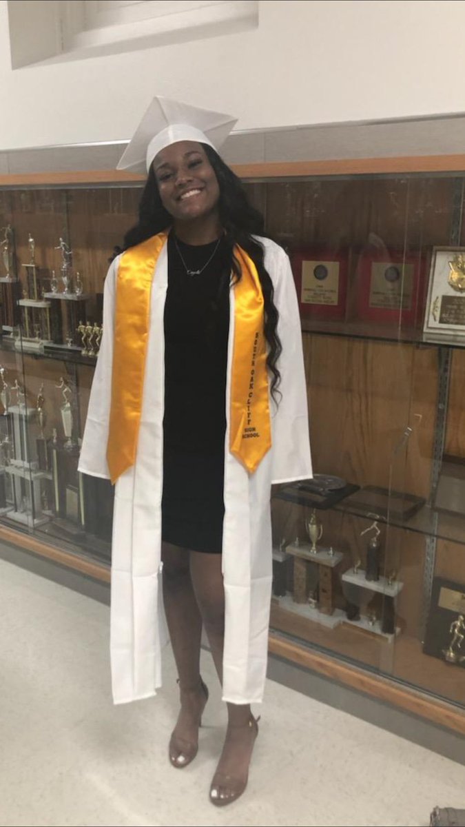 JackiePierson4's tweet photo. Its almsot about that time . 2020 , Im proud of my babygirl!! https://t.co/aeMR0b0sDx