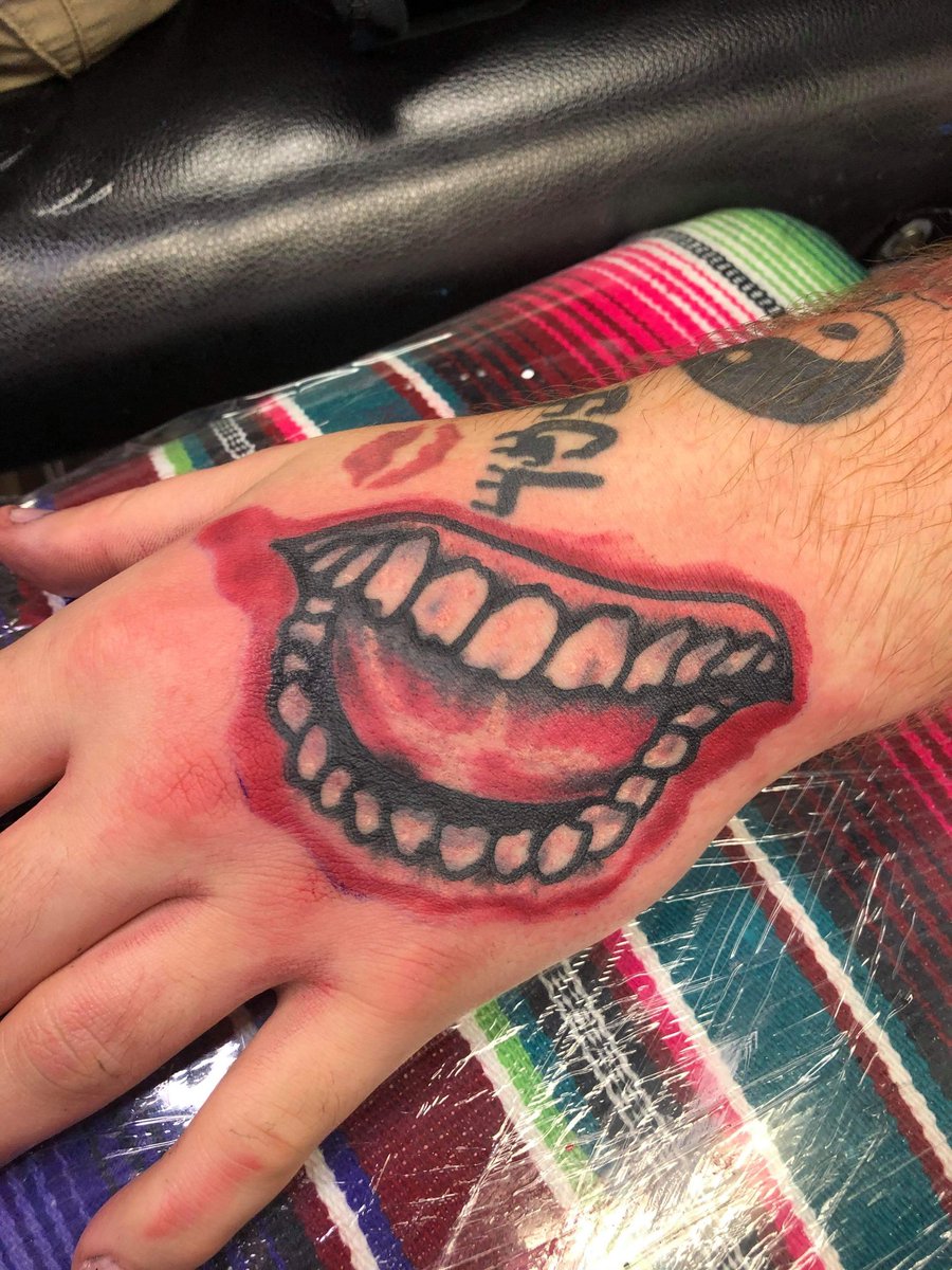 Gainesville2526's tweet photo. My tatttoo artist did good job. Ready for another one. My 12th tattoo. #joker #jokertattoo #SuicideSquad #tattoos #readyforanotherone #guyswithtattoos https://t.co/0i07JE3HQ9