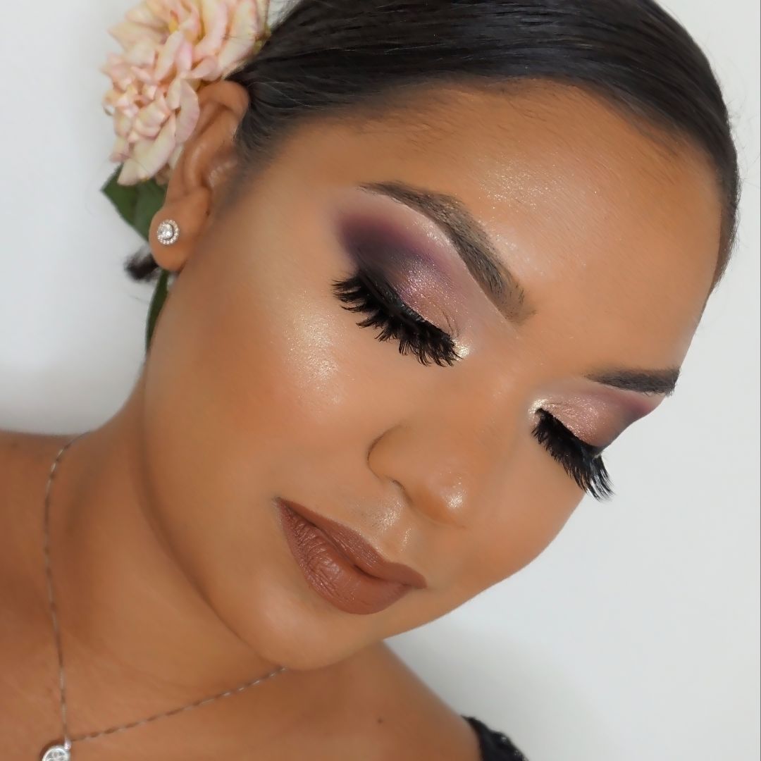 makeupbymelanyy's tweet photo. Love a sultry dewy skin look! #gamechanger #eyebrowgame #slayinside #glamgame #selfiegame #dewyskin #eyeshadowgame #favoritelipstick #boldlip #girlpower https://t.co/07299S60sY https://t.co/f5KCK1Pf4J