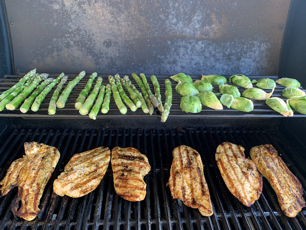 TarrShelly's tweet photo. Healthy can be delicious! Grilled chicken with grilled asparagus and Brussels sprouts for dinner tonight. #GISDhealth https://t.co/ArzIu3I9cf