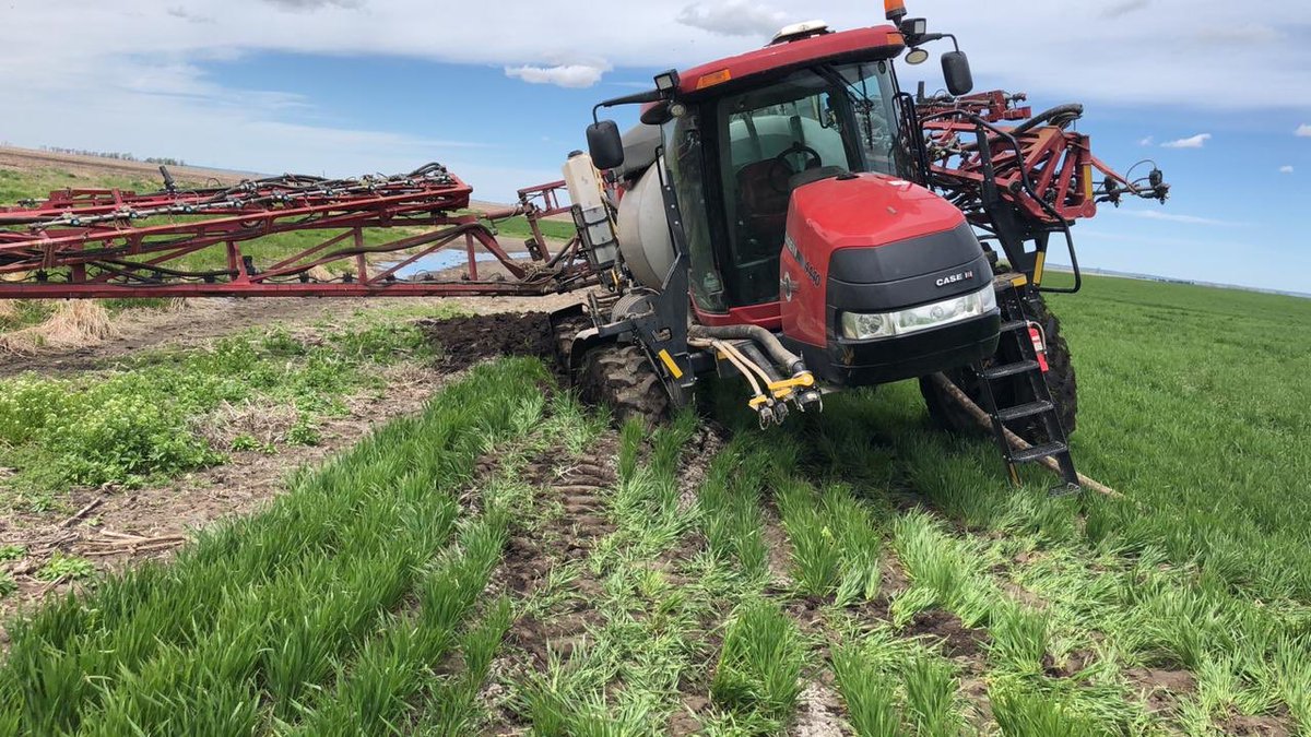ChetEdinger's tweet photo. Just another “normal” #plant20 day here. 
Sprayer fell in a tile line that settled
Had to put out a fire (literally)
Seed tender got stuck
Vertical tillage machine got stuck
All within minutes of each other
#NoDullMoments https://t.co/8O62lhgd9K