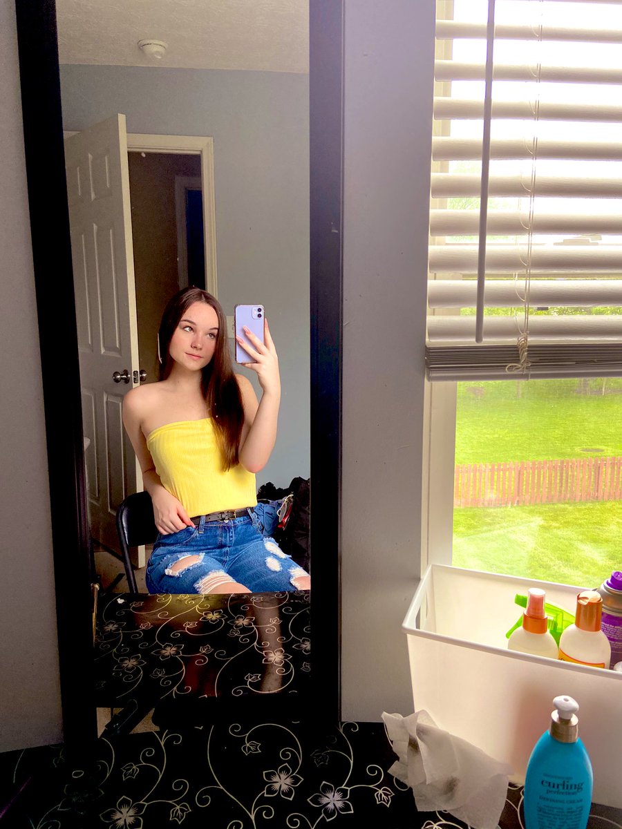 breannanicole01's tweet photo. sooo i’m an adult now??? #8teen https://t.co/xRIWQ605hD